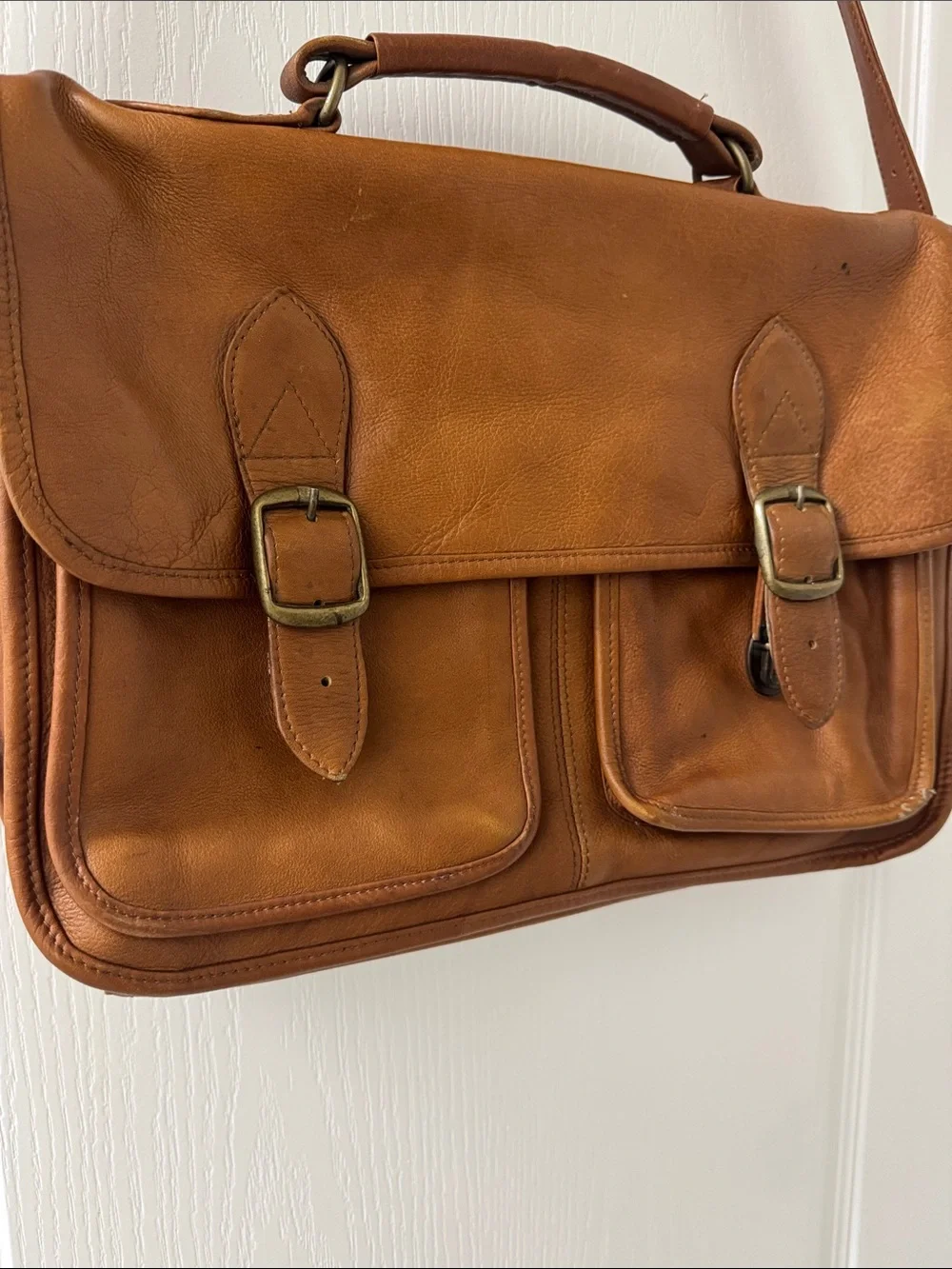 WILSONS Genuine Leather Briefcase Holds Laptop with Adjustable Shoulder Strap